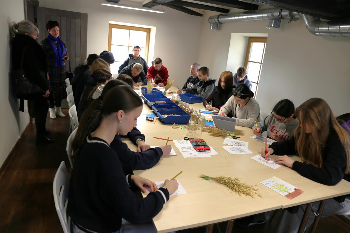 Tiskādu pamatskolas skolēni paplašina zināšanas graudkopībā