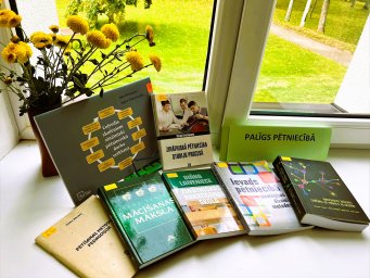 Izstāde bibliotēkā "Palīgs pētniecībā" Izstāde bibliotēkā "Palīgs pētniecībā"