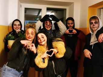 Dienesta viesnīcā šovakar iemītniekus grūti atpazīt! Dienesta viesnīcā šovakar iemītniekus grūti atpazīt!