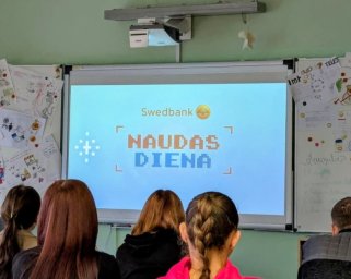 Naudas diena ar Swedbank – aizraujoša mācīšanās par finanšu pratību Naudas diena ar Swedbank – aizraujoša mācīšanās par finanšu pratību