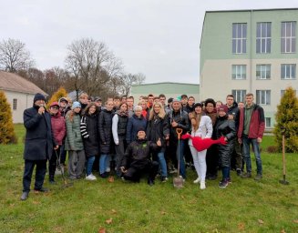 Akcija "Apstādīsim Latviju ar augļu kokiem" Akcija "Apstādīsim Latviju ar augļu kokiem"