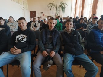 LBTU Malnavas koledžas jaunieši tiekas ar policijas pārstāvi, lai pārrunātu drošības jautājumus LBTU Malnavas koledžas jaunieši tiekas ar policijas pārstāvi, lai pārrunātu drošības jautājumus